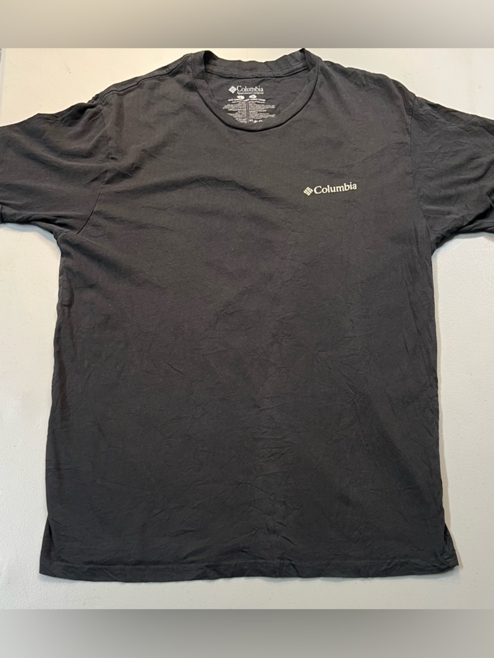 Columbia Sportswear Graphic T-Shirt Black Back Logo Mountain Tee Men’s Size L